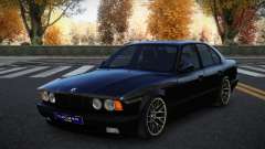 BMW M5 Nidapuvuv
