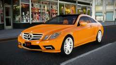 Mercedes-Benz E500 Xirefogu