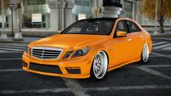 Mercedes-Benz E63 AMG Kadger для GTA 4