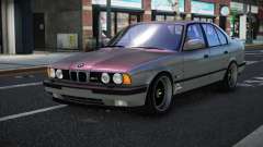 BMW M5 E34 Uqol